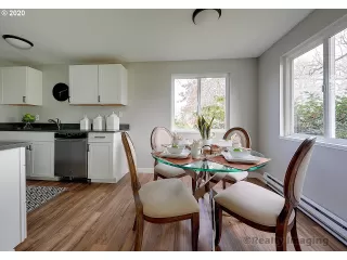Photo #5: 20190801 Listing