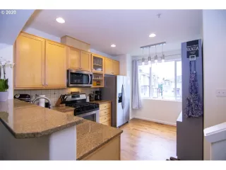 Photo #5: 20190857 Listing 