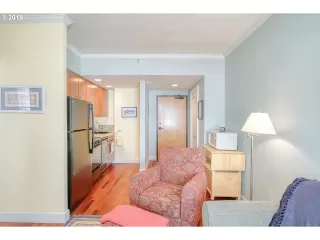 Photo #5: 20191307 Listing