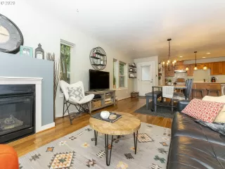 Photo #4: 20191541 Listing