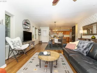 Photo #5: 20191541 Listing