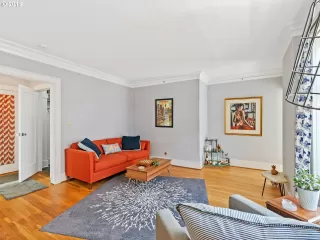 Photo #4: 20192145 Listing