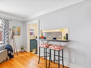 Photo #6: 20192145 Listing