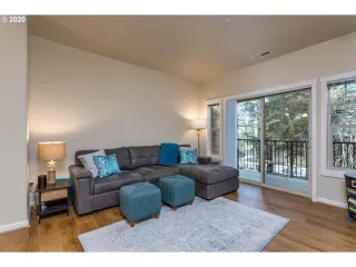Photo #3: 20193157 Listing 
