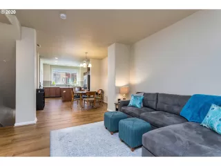 Photo #4: 20193157 Listing 