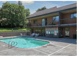 Photo #2: 20193845 Listing