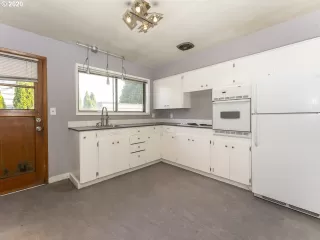 Photo #3: 20194063 Listing