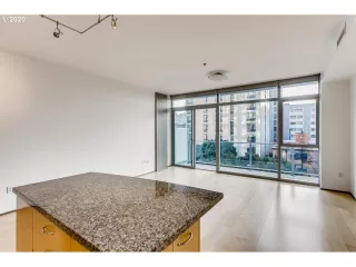 Photo #5: 20194460 Listing 