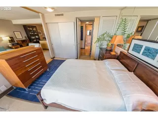 Photo #5: 20194547 Listing