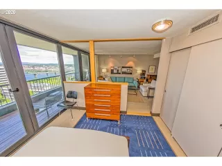 Photo #6: 20194547 Listing