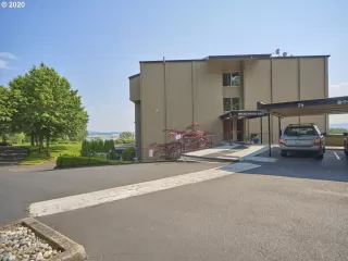 Photo #3: 20194788 Listing