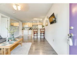 Photo #3: 20194803 Listing