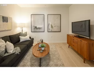 Photo #2: 20195321 Listing 