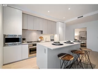 Photo #4: 20195321 Listing 