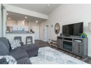 Photo #3: 20195980 Listing