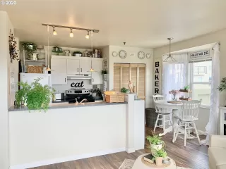 Photo #1: 20196359 Listing 