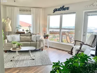 Photo #5: 20196359 Listing 