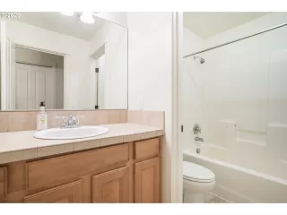 Photo #2: 20197431 Listing