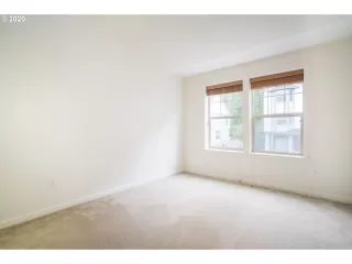 Photo #6: 20197431 Listing