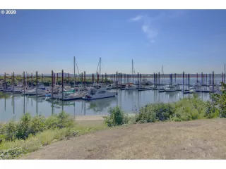 Photo #6: 20197535 Listing