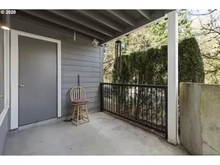 Photo #6: 20198587 Listing