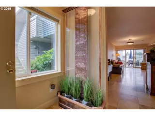 Photo #4: 20198856 Listing