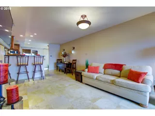 Photo #6: 20198856 Listing