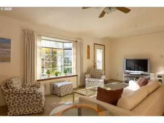 Photo #1: 20199038 Listing