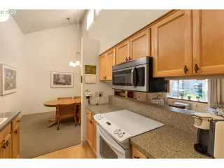 Photo #6: 20199038 Listing