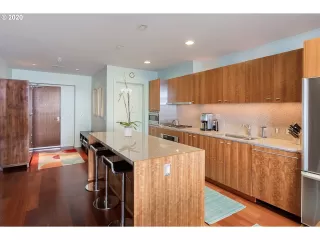 Photo #4: 20199237 Listing