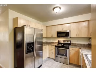 Photo #5: 20200161 Listing 