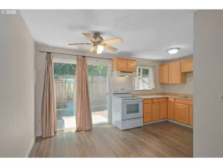 Photo #6: 20201000 Listing 