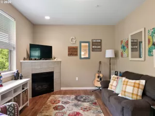 Photo #3: 20201534 Listing