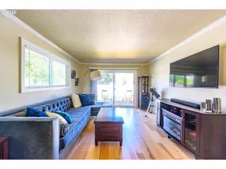 Photo #3: 20201561 Listing