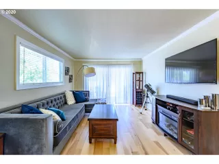 Photo #4: 20201561 Listing