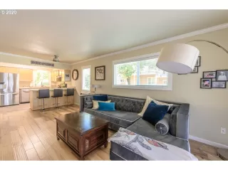 Photo #6: 20201561 Listing