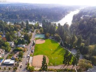 Photo #4: 20202229 Listing