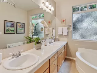 Photo #4: 20202355 Listing 