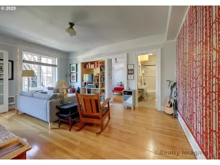 Photo #2: 20203789 Listing 