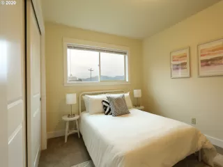 Photo #2: 20204105 Listing