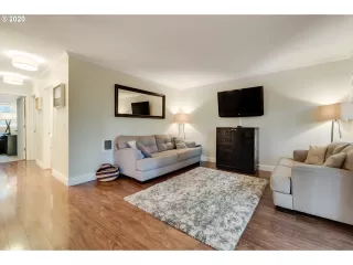 Photo #3: 20204924 Listing 