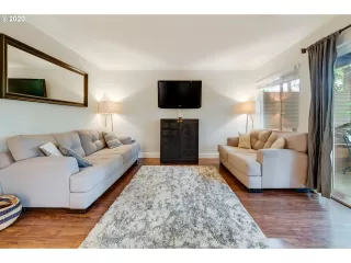 Photo #5: 20204924 Listing 