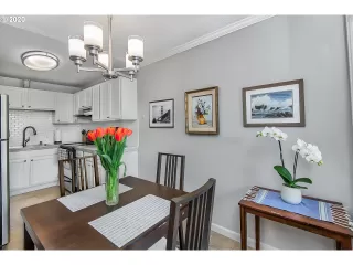 Photo #2: 20205365 Listing 