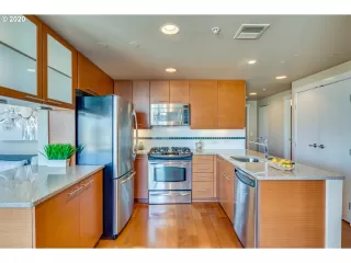 Photo #5: 20205855 Listing