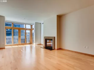 Photo #5: 20206187 Listing