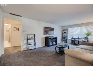 Photo #1: 20206266 Listing 