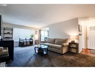 Photo #2: 20206266 Listing 