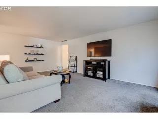 Photo #5: 20206266 Listing 
