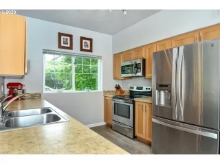 Photo #6: 20206870 Listing