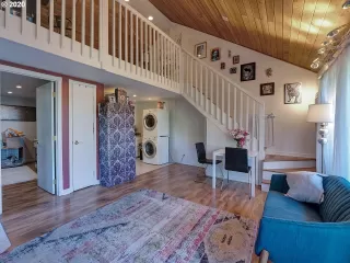 Photo #1: 20207057 Listing